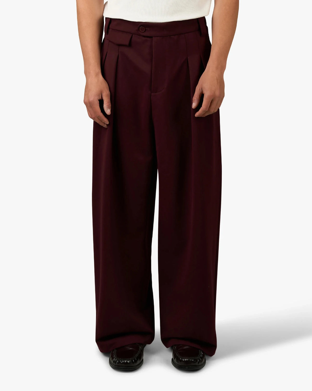 Ambra Pleated Loose-Fit Pants | Burgundy