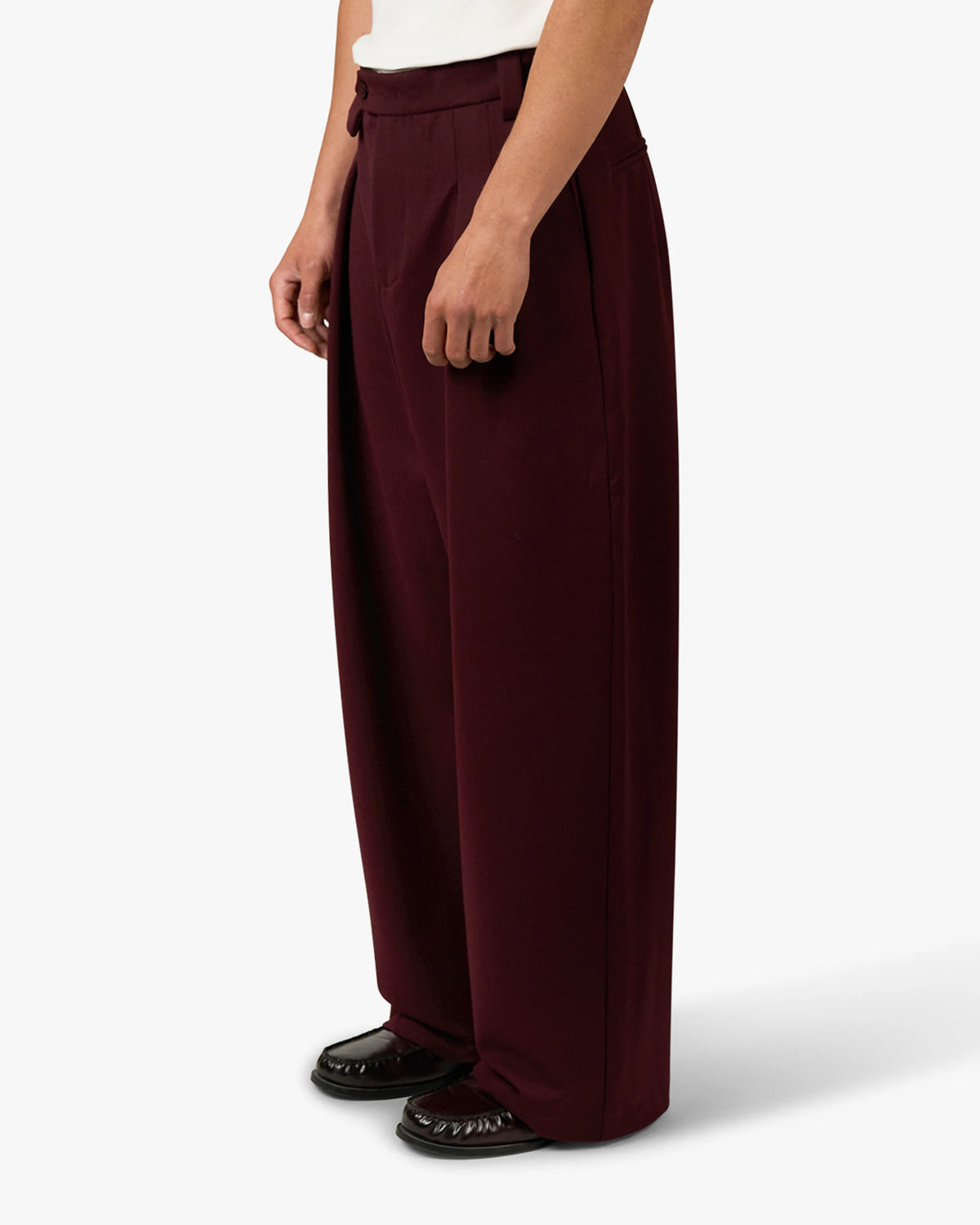 Ambra Pleated Loose-Fit Pants | Burgundy