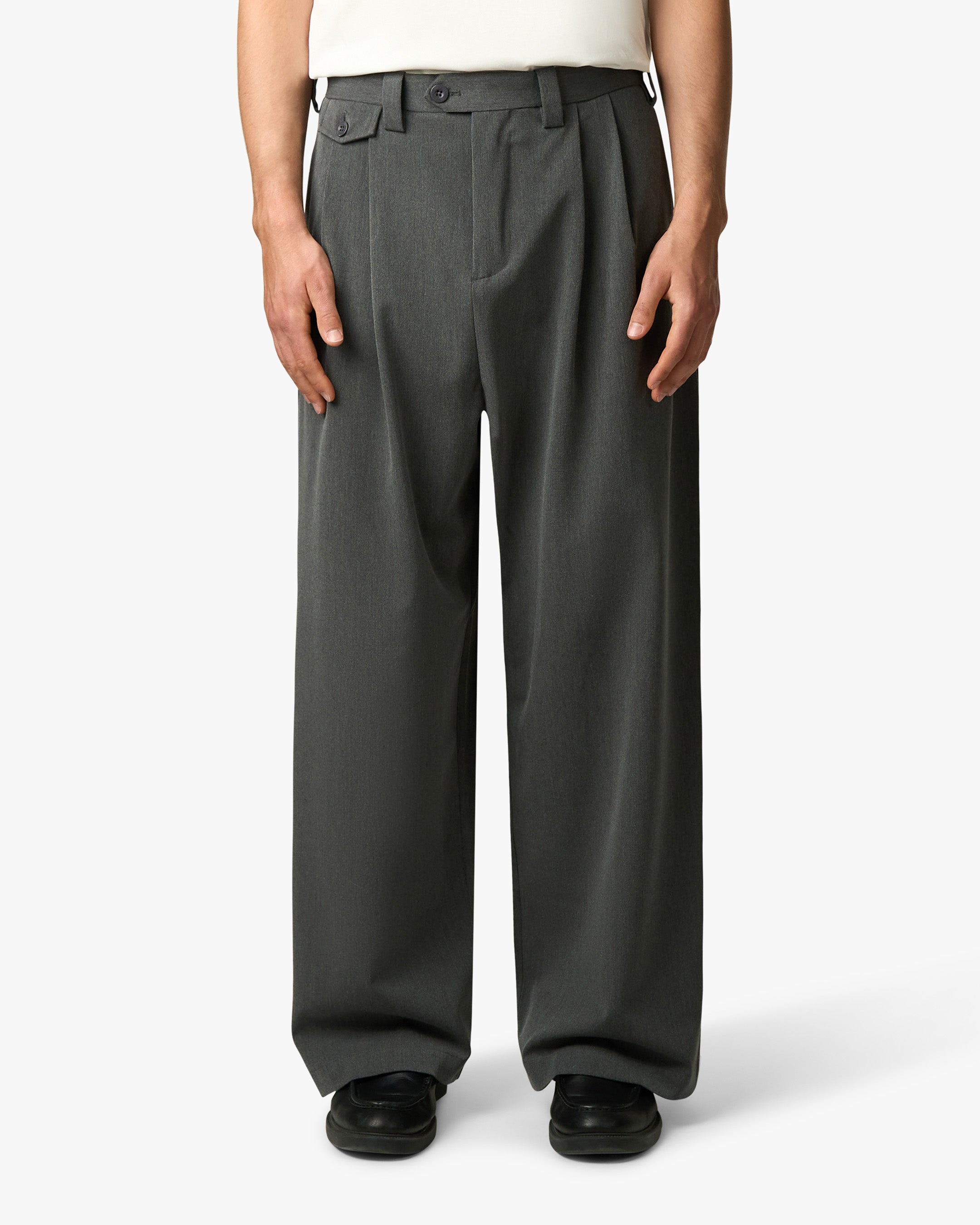 Ambra Pleated Loose-Fit Pants | Dark Grey Melee